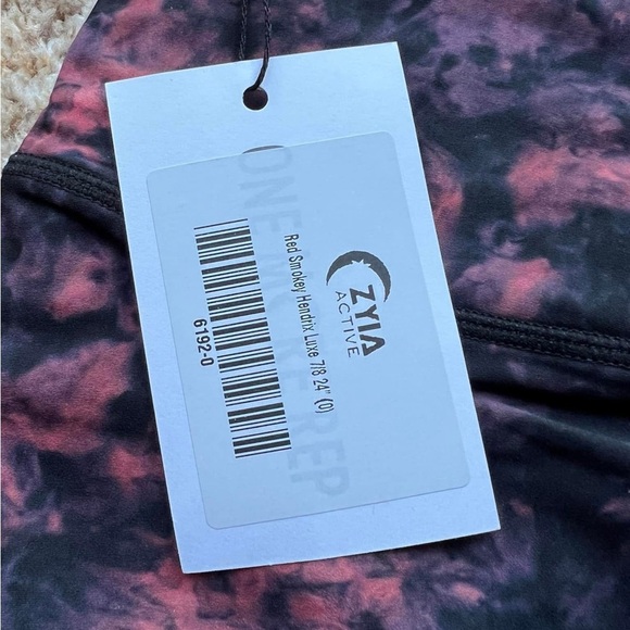 Zyia NWT Red Smokey Hendrix leggings 7/8 24” size 0 - Picture 1 of 1